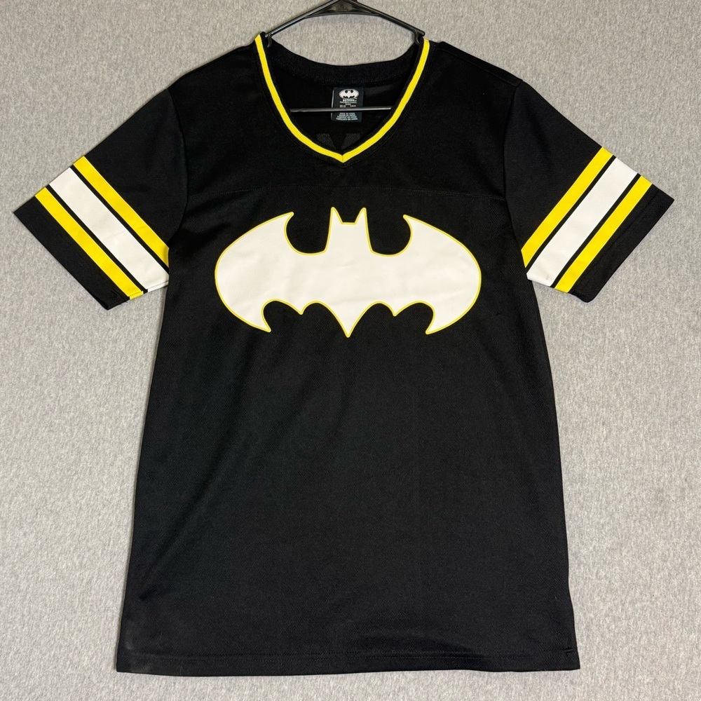 Batman Small S Black Yellow Short Sleeve V Neck Pullover Jersey Tee Halloween